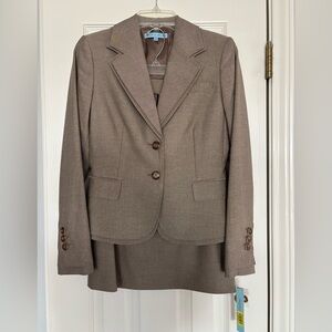 NWT Antonio Melani Tan/Brown Suit Size 2